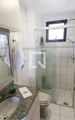 Apartamento à venda com 68m², 3 quartos e 2 vagas Apartamento à venda com 68m², 3 quartos e 2 vagasBanheiro da Suíte