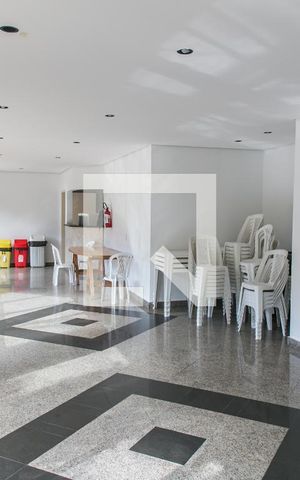 Apartamento à venda com 68m², 3 quartos e 2 vagas Apartamento à venda com 68m², 3 quartos e 2 vagasÁrea comum - Salão de festas