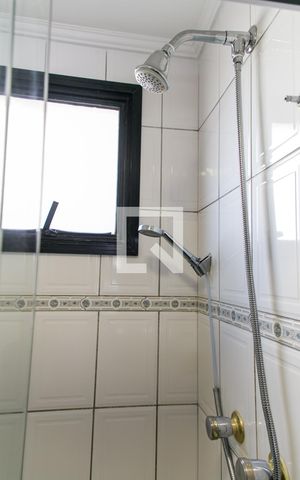 Apartamento à venda com 68m², 3 quartos e 2 vagas Apartamento à venda com 68m², 3 quartos e 2 vagasBanheiro da Suíte