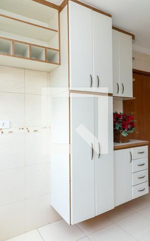 Apartamento à venda com 90m², 3 quartos e 2 vagas Apartamento à venda com 90m², 3 quartos e 2 vagasCozinha