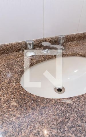 Apartamento à venda com 90m², 3 quartos e 2 vagas Apartamento à venda com 90m², 3 quartos e 2 vagasBanheiro da Suíte