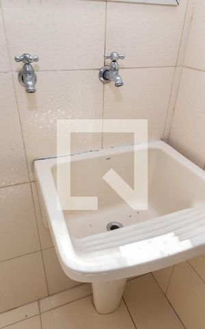 Apartamento à venda com 90m², 3 quartos e 2 vagas Apartamento à venda com 90m², 3 quartos e 2 vagasÁrea de Serviço