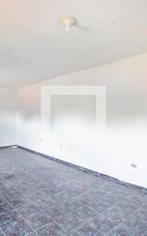 Casa à venda com 247m², 4 quartos e 2 vagas Casa à venda com 247m², 4 quartos e 2 vagasSala/Quarto