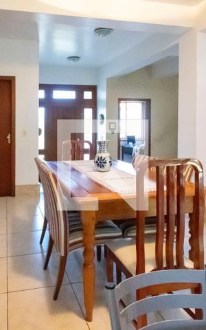 Casa de condomínio à venda com 284m², 5 quartos e 4 vagas Casa de condomínio à venda com 284m², 5 quartos e 4 vagasSala de Jantar