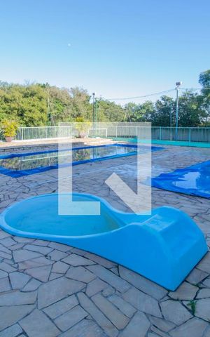 Casa de condomínio à venda com 284m², 5 quartos e 4 vagas Casa de condomínio à venda com 284m², 5 quartos e 4 vagasÁrea comum - Piscina