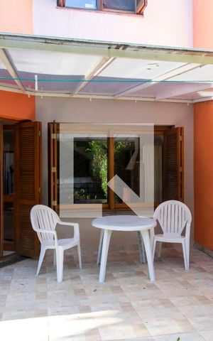 Casa de condomínio à venda com 284m², 5 quartos e 4 vagas Casa de condomínio à venda com 284m², 5 quartos e 4 vagasQuintal