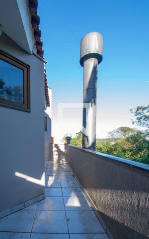 Casa de condomínio à venda com 284m², 5 quartos e 4 vagas Casa de condomínio à venda com 284m², 5 quartos e 4 vagasSuíte Sacada