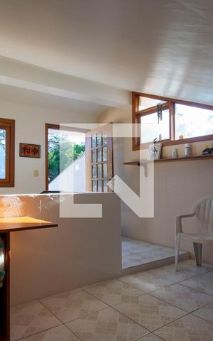 Casa de condomínio à venda com 284m², 5 quartos e 4 vagas Casa de condomínio à venda com 284m², 5 quartos e 4 vagassótão