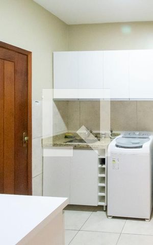 Casa de condomínio à venda com 284m², 5 quartos e 4 vagas Casa de condomínio à venda com 284m², 5 quartos e 4 vagasÁrea de Serviço