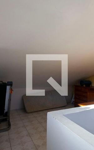 Casa de condomínio à venda com 284m², 5 quartos e 4 vagas Casa de condomínio à venda com 284m², 5 quartos e 4 vagassótão