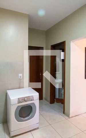 Casa de condomínio à venda com 284m², 5 quartos e 4 vagas Casa de condomínio à venda com 284m², 5 quartos e 4 vagasÁrea de Serviço