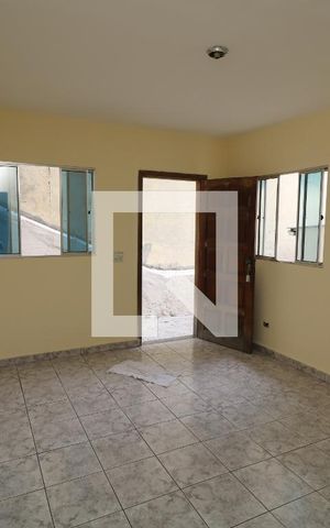 Casa para alugar com 80m², 2 quartos e sem vagaSala