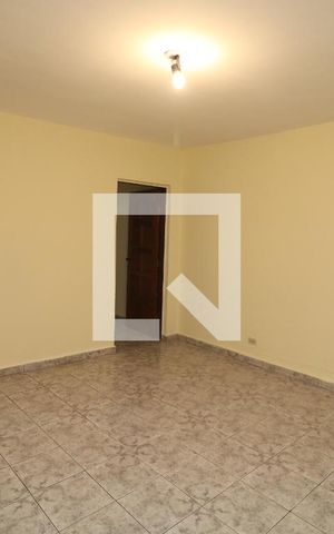 Casa para alugar com 80m², 2 quartos e sem vagaSuite