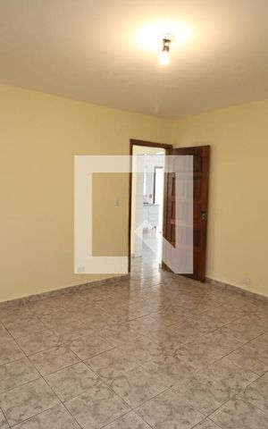 Casa para alugar com 80m², 2 quartos e sem vagaSuite