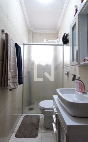 Casa à venda com 87m², 2 quartos e 2 vagasBanheiro