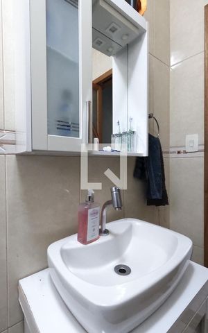 Casa à venda com 87m², 2 quartos e 2 vagasBanheiro
