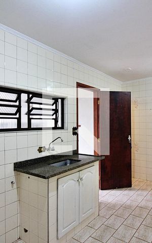 Casa à venda com 226m², 4 quartos e 4 vagasCozinha da Edicula