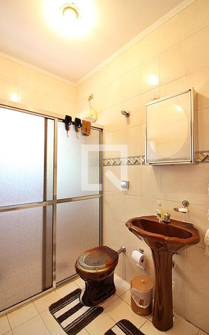 Casa à venda com 226m², 4 quartos e 4 vagasBanheiro Social 1