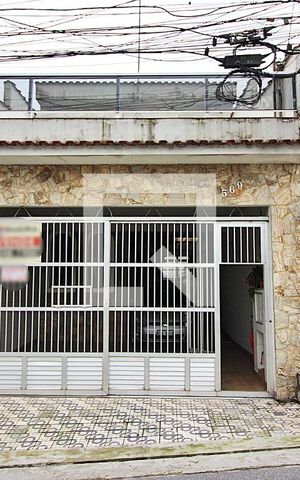 Casa à venda com 226m², 4 quartos e 4 vagasFachada