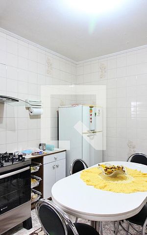 Casa à venda com 226m², 4 quartos e 4 vagasCozinha