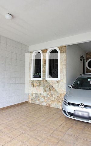 Casa à venda com 226m², 4 quartos e 4 vagasGaragem