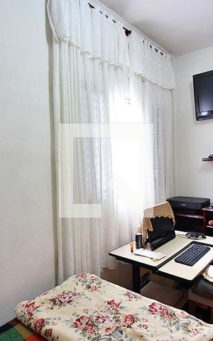 Casa à venda com 226m², 4 quartos e 4 vagasQuarto 2