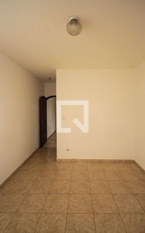 Casa à venda com 170m², 3 quartos e 3 vagas Casa à venda com 170m², 3 quartos e 3 vagasSuite