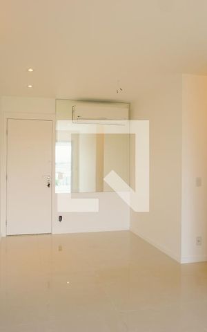 Apartamento à venda com 80m², 2 quartos e 1 vaga Apartamento à venda com 80m², 2 quartos e 1 vagaSala