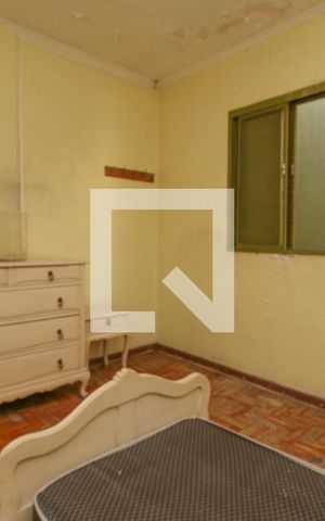 Casa para alugar com 250m², 5 quartos e 5 vagas Casa para alugar com 250m², 5 quartos e 5 vagasQuarto 2