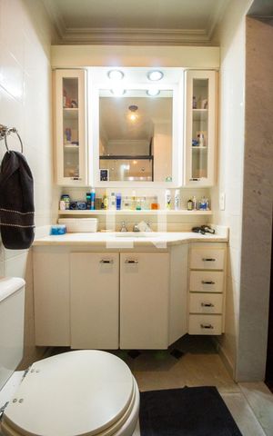 Apartamento à venda com 120m², 3 quartos e 2 vagas Apartamento à venda com 120m², 3 quartos e 2 vagasBanheiro Suíte