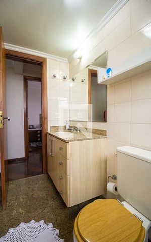 Apartamento à venda com 120m², 3 quartos e 2 vagas Apartamento à venda com 120m², 3 quartos e 2 vagasBanheiro