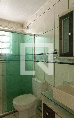 Casa para alugar com 60m², 2 quartos e 2 vagas Casa para alugar com 60m², 2 quartos e 2 vagasBanheiro