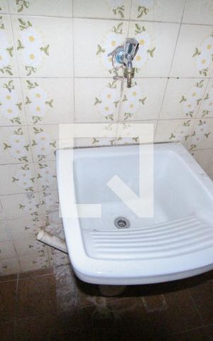Casa à venda com 250m², 2 quartos e 2 vagasArea de serviço