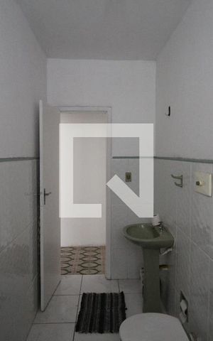 Casa para alugar com 94m², 2 quartos e sem vagaBanheiro