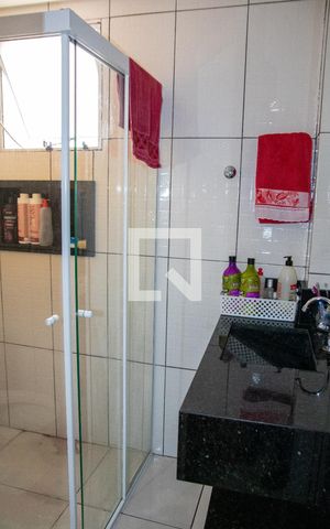 Casa à venda com 400m², 4 quartos e 2 vagas Casa à venda com 400m², 4 quartos e 2 vagasBanheiro do Quarto 4