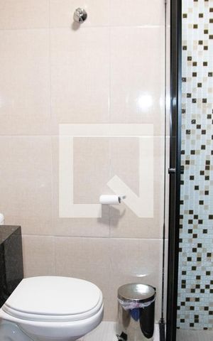 Casa à venda com 400m², 4 quartos e 2 vagas Casa à venda com 400m², 4 quartos e 2 vagasBanheiro 2