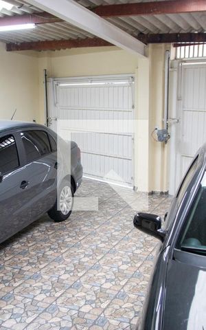 Casa à venda com 400m², 4 quartos e 2 vagas Casa à venda com 400m², 4 quartos e 2 vagasGaragem
