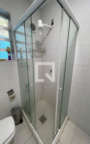 Casa de condomínio para alugar com 290m², 4 quartos e 2 vagas Casa de condomínio para alugar com 290m², 4 quartos e 2 vagasBanheiro da Suíte