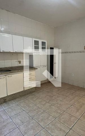 Casa de condomínio para alugar com 290m², 4 quartos e 2 vagas Casa de condomínio para alugar com 290m², 4 quartos e 2 vagasCozinha