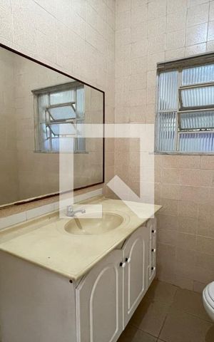 Casa de condomínio para alugar com 290m², 4 quartos e 2 vagas Casa de condomínio para alugar com 290m², 4 quartos e 2 vagasLavabo 1º andar