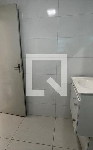 Casa de condomínio para alugar com 290m², 4 quartos e 2 vagas Casa de condomínio para alugar com 290m², 4 quartos e 2 vagasBanheiro da Suíte