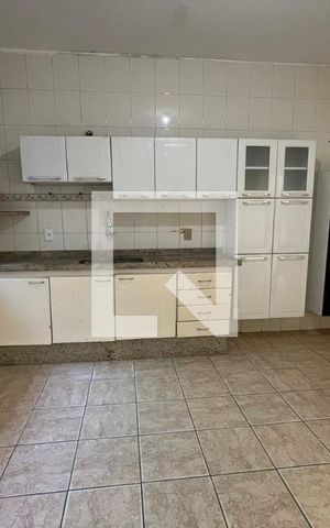 Casa de condomínio para alugar com 290m², 4 quartos e 2 vagas Casa de condomínio para alugar com 290m², 4 quartos e 2 vagasCozinha