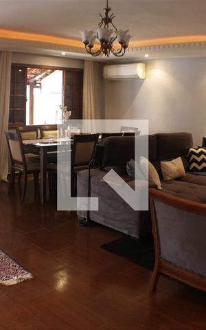Casa à venda com 360m², 4 quartos e 2 vagasSala 1