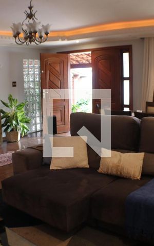 Casa à venda com 360m², 4 quartos e 2 vagasSala 1