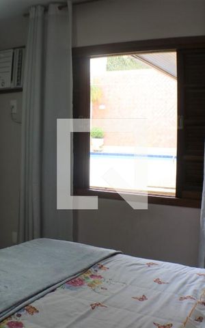 Casa à venda com 360m², 4 quartos e 2 vagasQuarto 4 - Suíte
