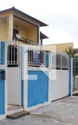 Casa à venda com 360m², 4 quartos e 2 vagasFachada