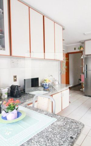 Casa à venda com 400m², 4 quartos e 8 vagascozinha