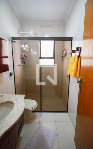 Casa à venda com 400m², 4 quartos e 8 vagassuite quarto 1