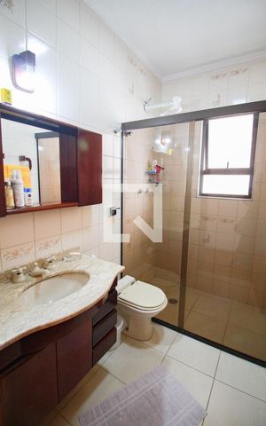 Casa à venda com 400m², 4 quartos e 8 vagassuite quarto 1