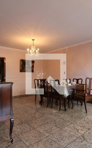Casa à venda com 207m², 3 quartos e 2 vagasSala